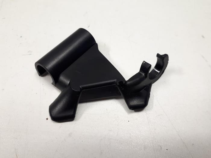 22556046 – 8F0857782A – Diversen