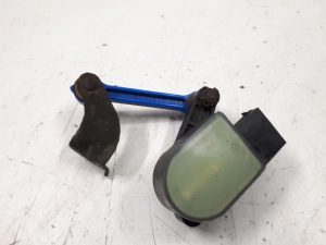 22650243 – 8E0616571H – Xenon height adjustment