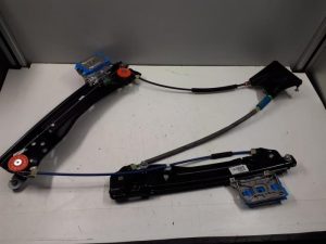 22622070 – 8W8839461 – Rear door window mechanism 4-door, left