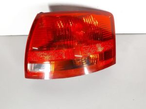 22648260 – 8E9945096E – Taillight, right
