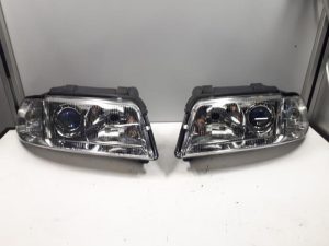 18322075 – 8D0941029AK, 8D0941030AK – Set of headlight bulbs, left + right