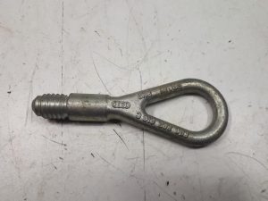 22658181 – 8E0805616C – Abschleppöse vorne