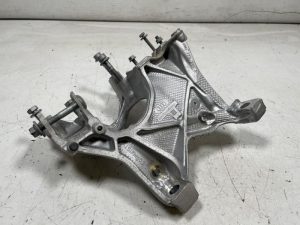 23022501 – 8W0399295E – Getriebe Halterung