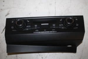 17816771 – 8T1820043AQXZF – Climatronic Panel