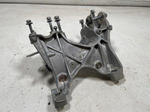 23022500 – 8W0399296E – Getriebe Halterung