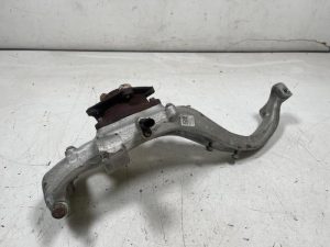 23022523 – 8W0407254F, 8W0407560, 8W0407242F, 4M0498625C, 8W0407613 – Fusee rechts-voor