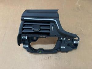 22764203 – 8W1820901, 8W18209016PS, 8W1820901B – Luchtrooster Dashboard