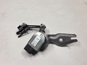 23180330 – 7L0616213D – Xenon height adjustment