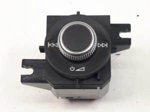 23474122 – 81B919616A – Radiobedienings paneel