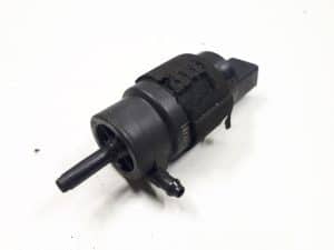 23424432 – 8K5955647 – Scheibensprüherpumpe vorne