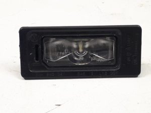 23483342 – 5NA943021 – Registration plate light