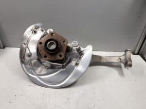 23425391 – 8W0407254F, 8W0407242F – Fusee rechts-voor