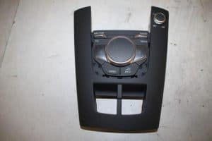 17822235 – 8V0919614BS – Regelunit Multi Media