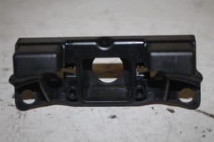 17806927 – 4G8853231A – Steun (diversen)