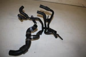 17828373 – 04L121064AE – Waterpijp