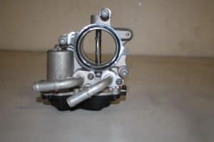 17828371 – 04L128063AA – Gasklephuis