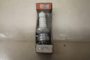 17798528 – L87YC – Bougie