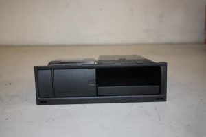 17829777 – 4E0035785F – AUX / USB connection