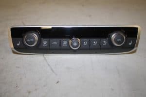 17822251 – 83A820043AIMJ – Climatronic Panel