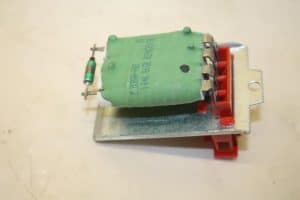 17801172 – 8D0959263 – Kachel Weerstand