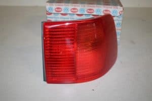 17803208 – 4A5945218B – Achterlicht rechts