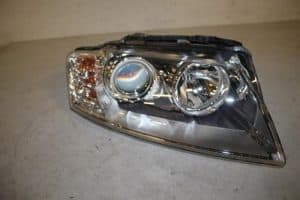 17819385 – 4E0941004BM – Koplamp rechts