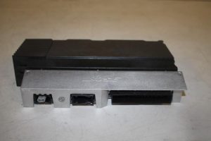 17828093 – 4F0035223F – Radio versterker