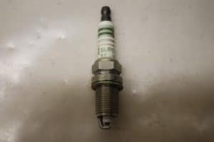 17798545 – F8LCR – Bougie