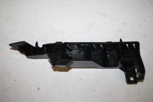17803655 – 4G0807284A – Bumpersteun rechts-voor