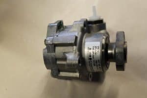 17787271 – 037145157D – Lenkkraftverstärker Pumpe