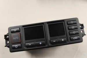 17787793 – 8L0820043BB98 – Climatronic Panel