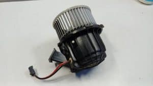 23617778 – 8T2820021 – Heating and ventilation fan motor