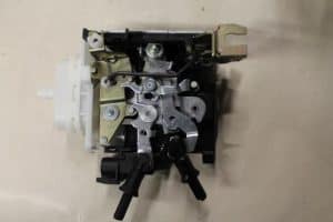 17787344 – 8L2837016A – Deurslot Mechaniek 4Deurs rechts-voor