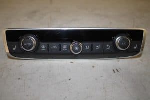 17822245 – 83A820043AIMJ – Climatronic Panel