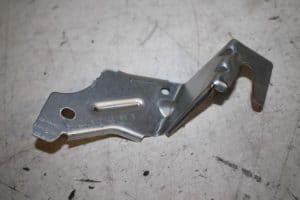 17812136 – 5G0804593A – Steun (diversen)