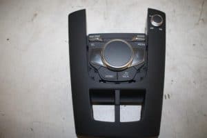 17822240 – 8V0919614BS – Regelunit Multi Media