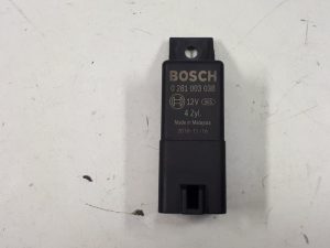 23654096 – 038907281D – Voorgloei Relais