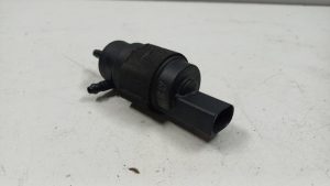 23765014 – 8K5955647 – Scheibensprüherpumpe vorne