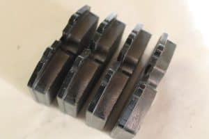 17787606 – 8A0698451A – Remblok achter