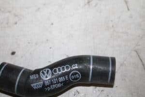 17812140 – 057121055E – Kühlerschlauch