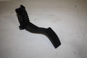 17826478 – 5Q1723503K – Gaspedaal