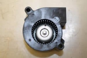 17796526 – 8V0907463A – Headlamp fan right