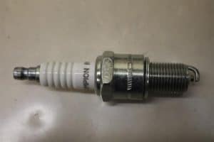 17798513 – RN9YCC – Bougie