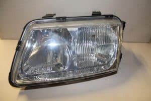 17787643 – 8L0941029A – Koplamp links