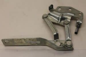 17795464 – 3C0823301B – Motorkap Scharnier