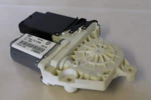 17792786 – 1J1959802D – Door window motor