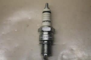 17798517 – 101000000AA – Bougie