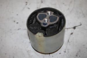 17824245 – 7L0399249B – Getriebe Halterung