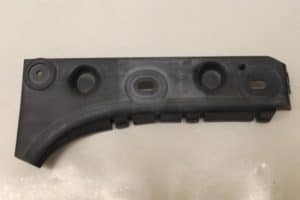 17795489 – 4B0807283B – Bumpersteun links-voor