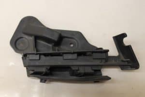 17795383 – 5M0807050 – Front bumper bracket, right